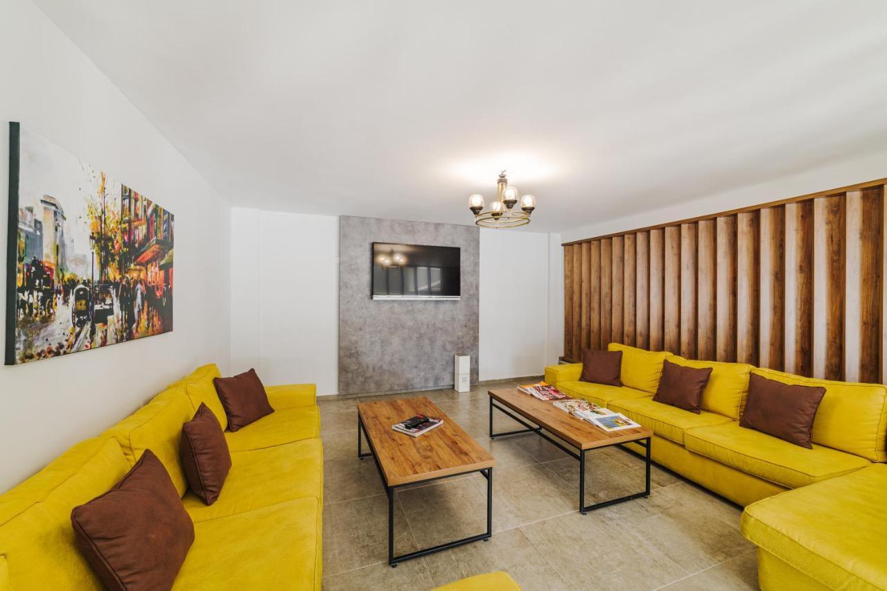 Uptown Bueyuek Anadolu Girne Hotel Exteriör bild