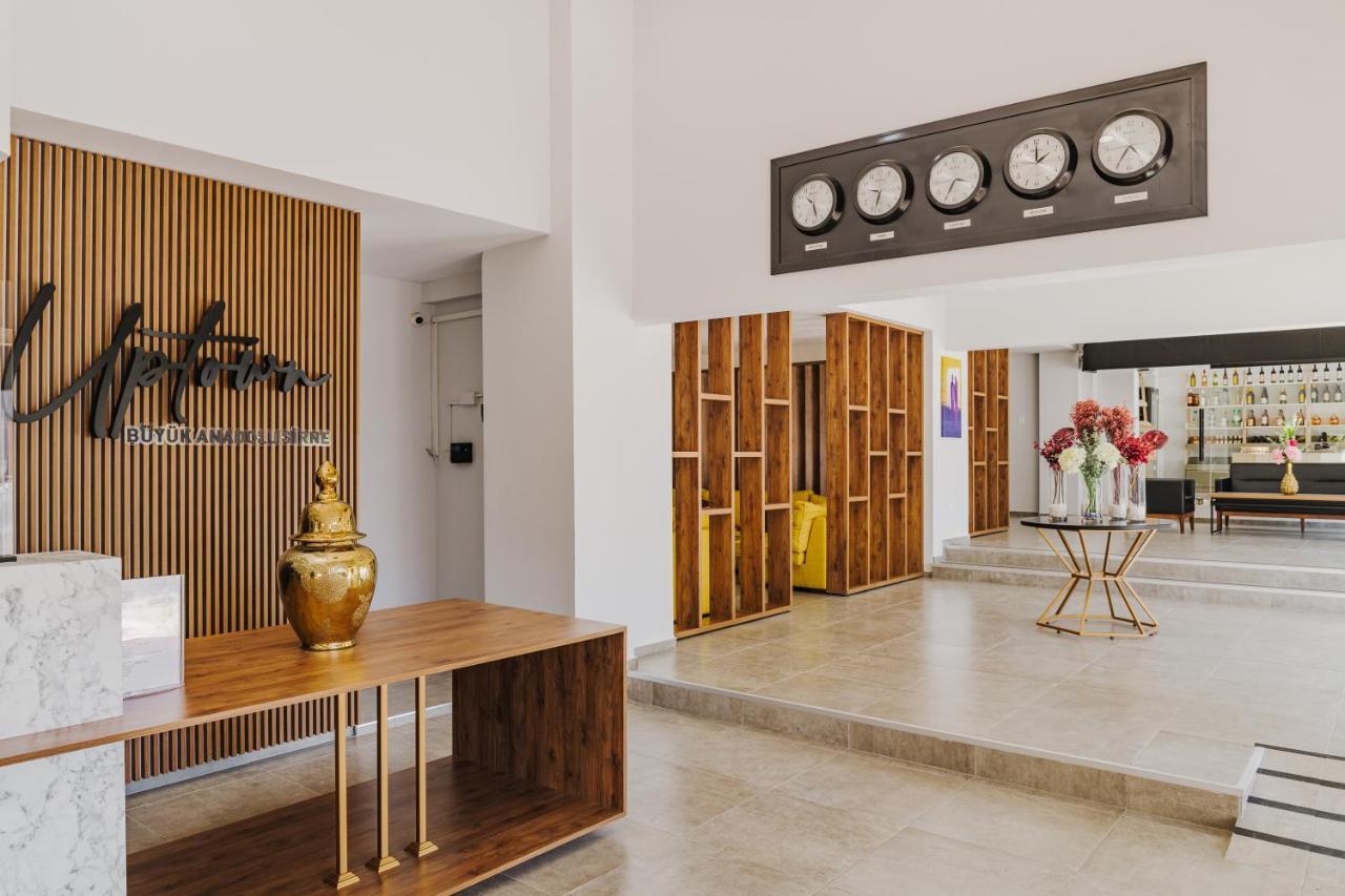 Uptown Bueyuek Anadolu Girne Hotel Exteriör bild