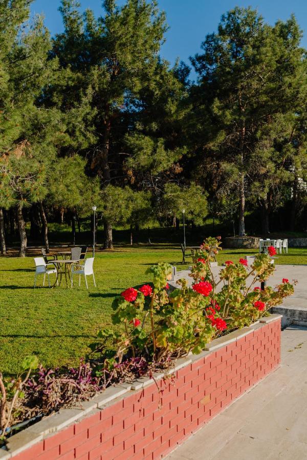 Uptown Bueyuek Anadolu Girne Hotel Exteriör bild