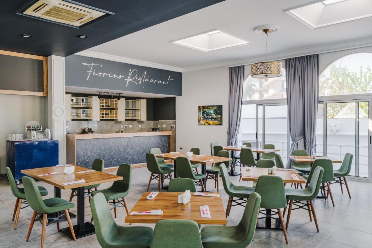 Uptown Bueyuek Anadolu Girne Hotel Exteriör bild