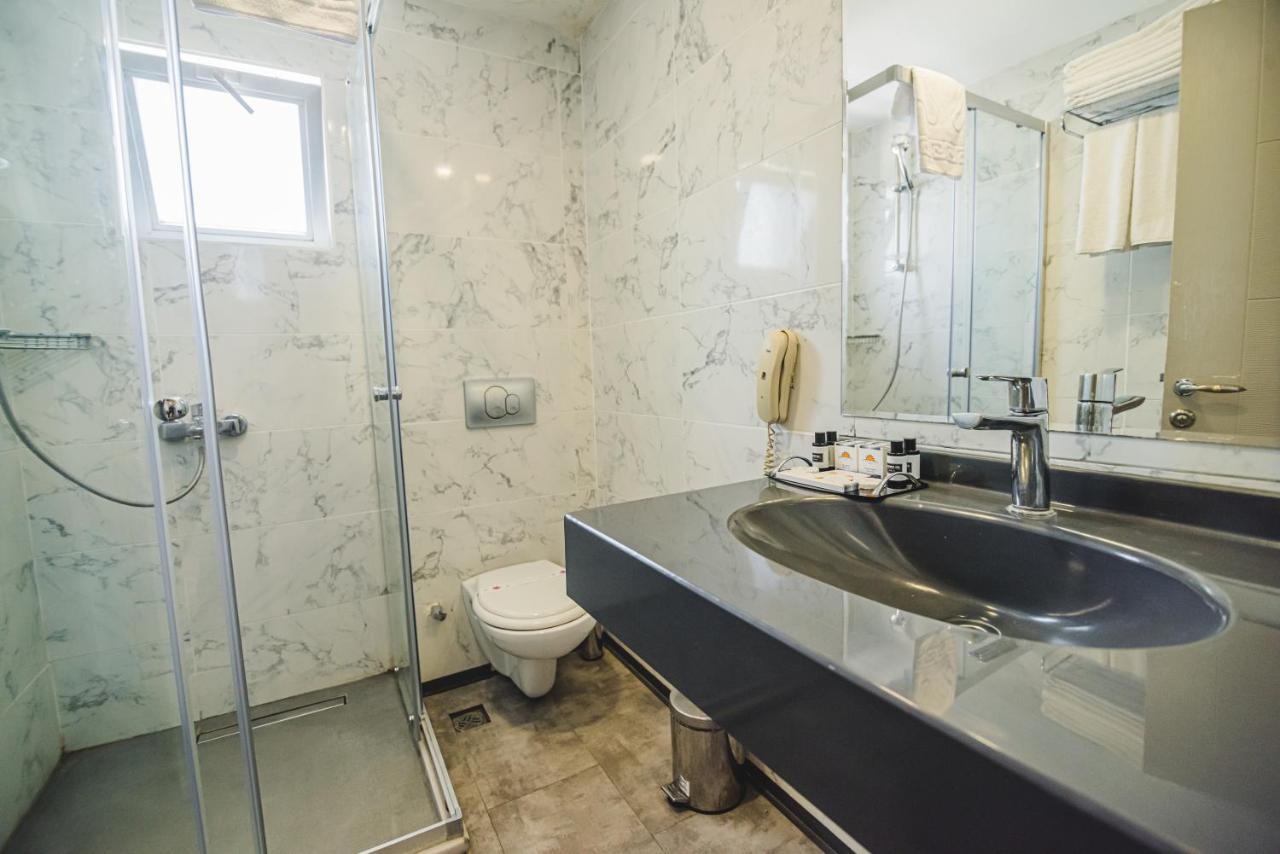 Uptown Bueyuek Anadolu Girne Hotel Exteriör bild