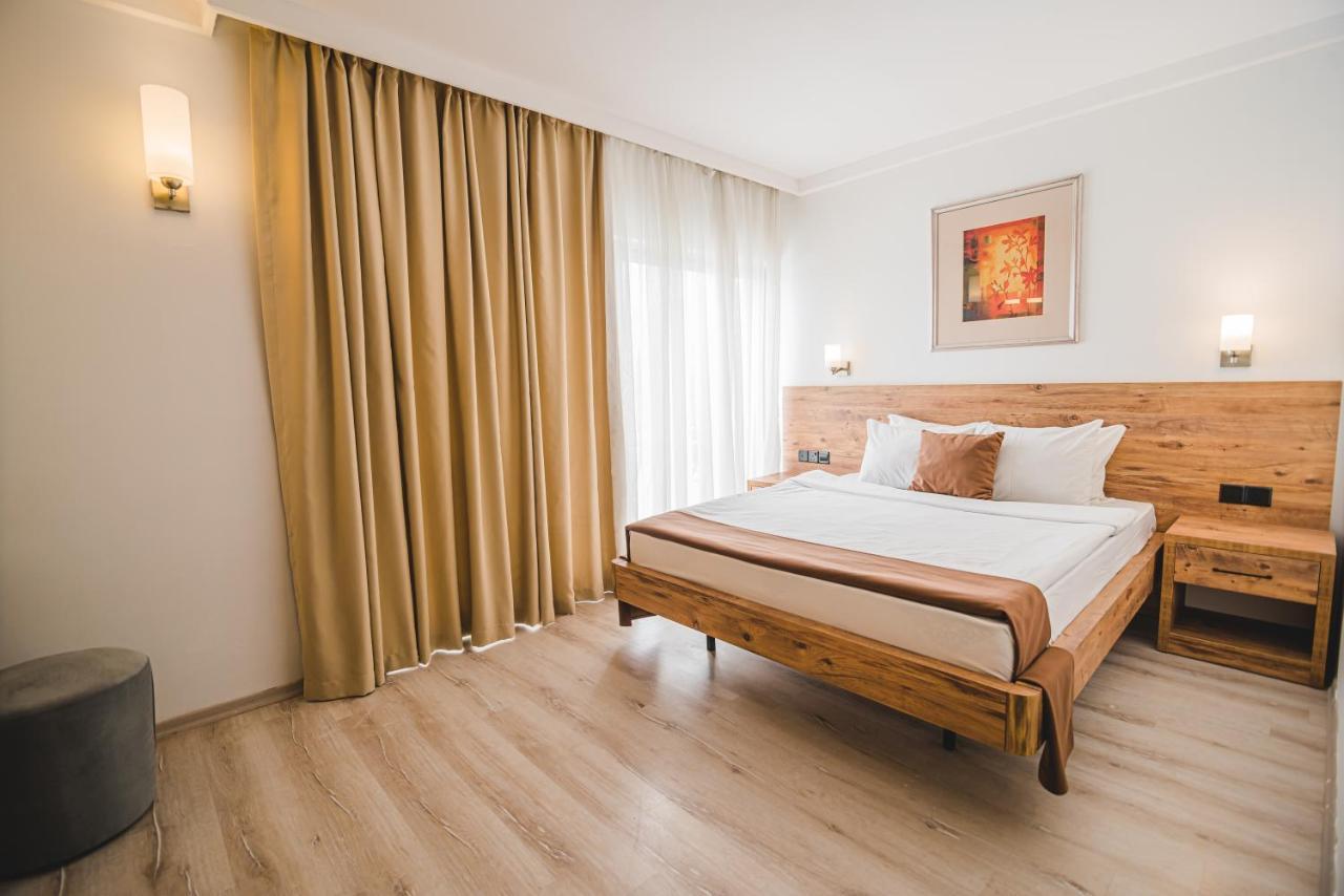 Uptown Bueyuek Anadolu Girne Hotel Exteriör bild