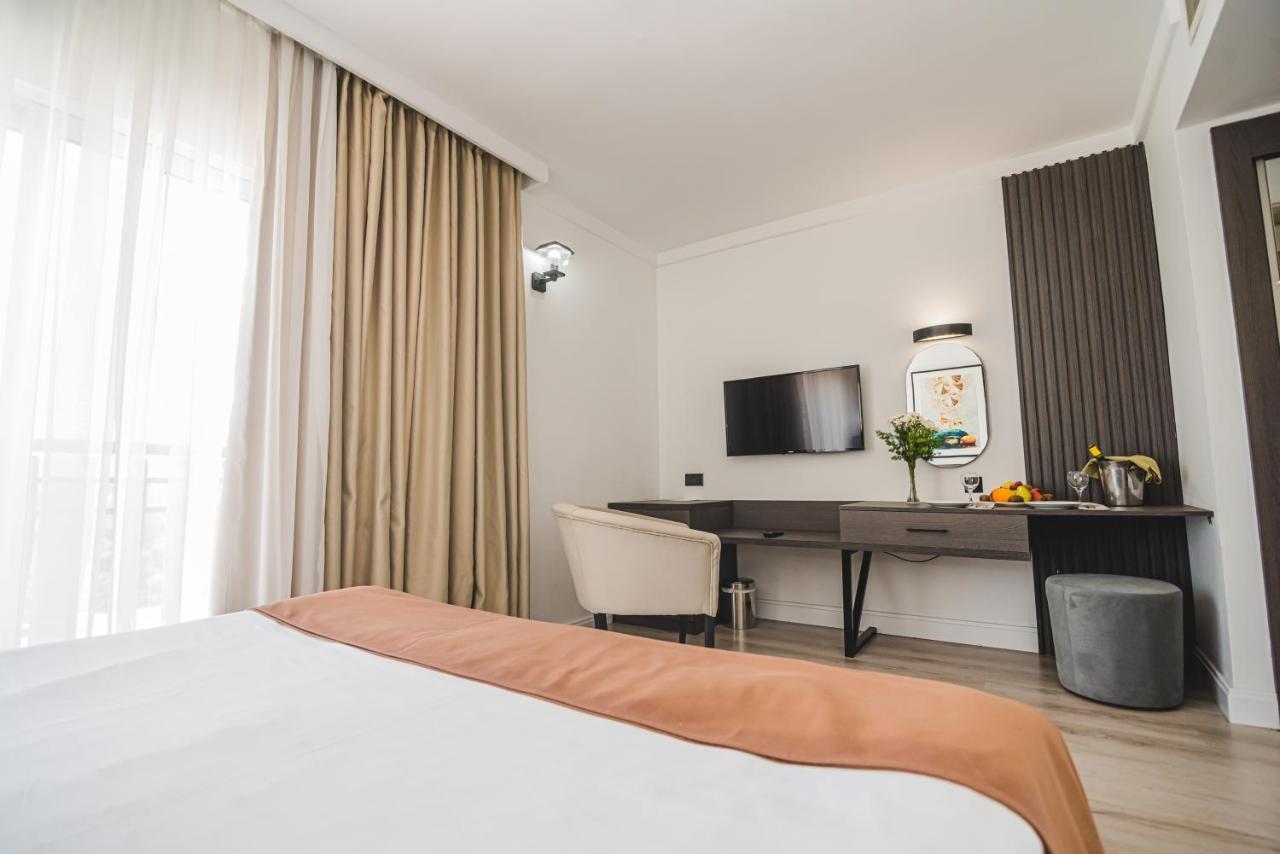 Uptown Bueyuek Anadolu Girne Hotel Exteriör bild