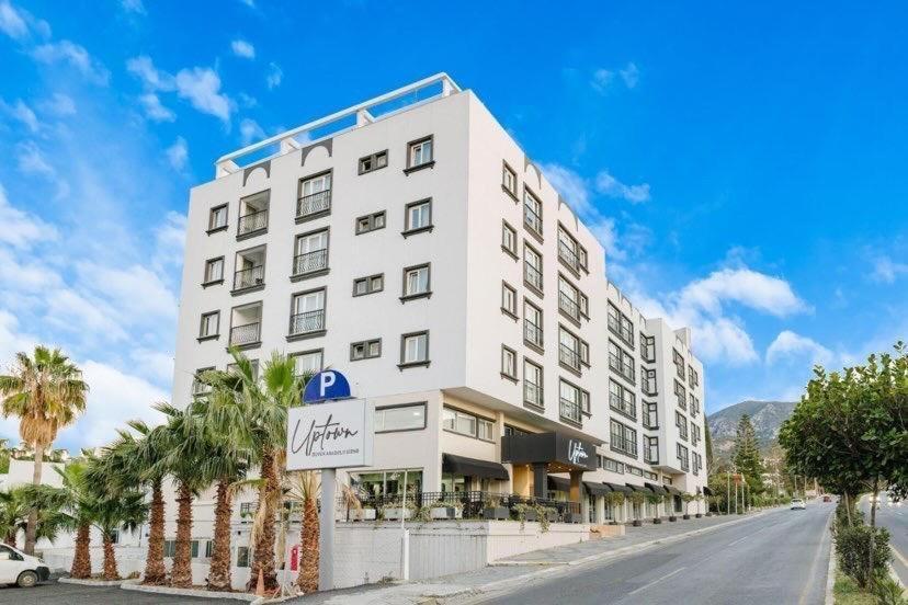 Uptown Bueyuek Anadolu Girne Hotel Exteriör bild