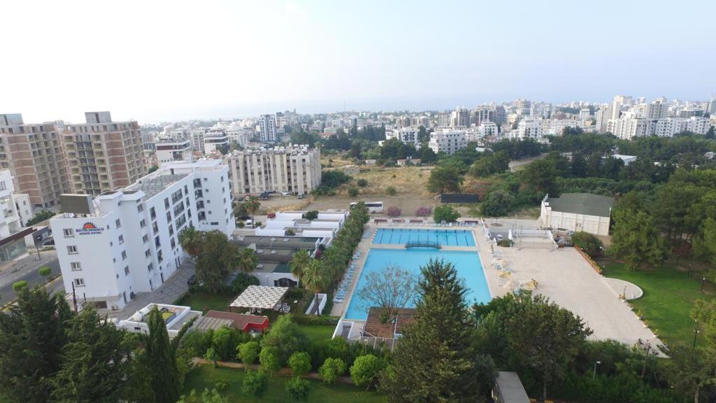 Uptown Bueyuek Anadolu Girne Hotel Exteriör bild