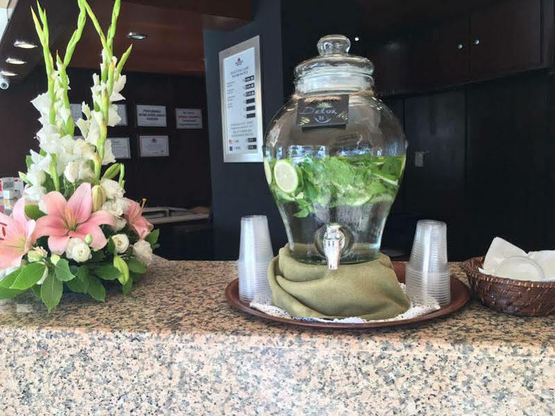 Uptown Bueyuek Anadolu Girne Hotel Exteriör bild