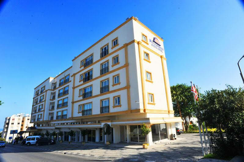 Uptown Bueyuek Anadolu Girne Hotel Exteriör bild