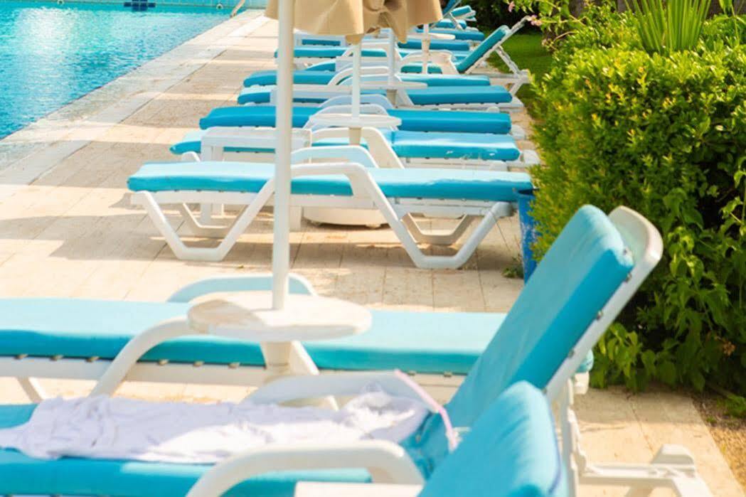 Uptown Bueyuek Anadolu Girne Hotel Exteriör bild